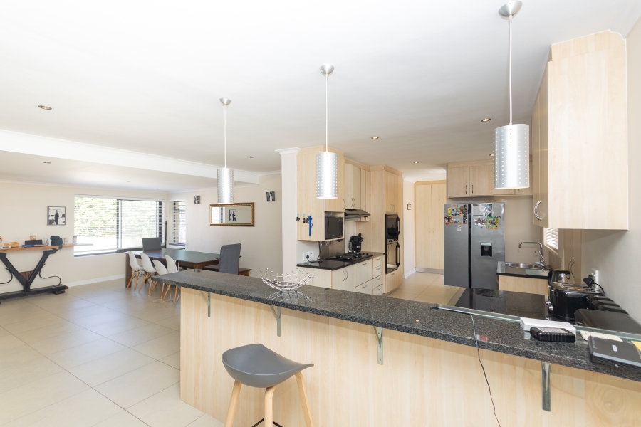 4 Bedroom Property for Sale in Flamingo Vlei Western Cape